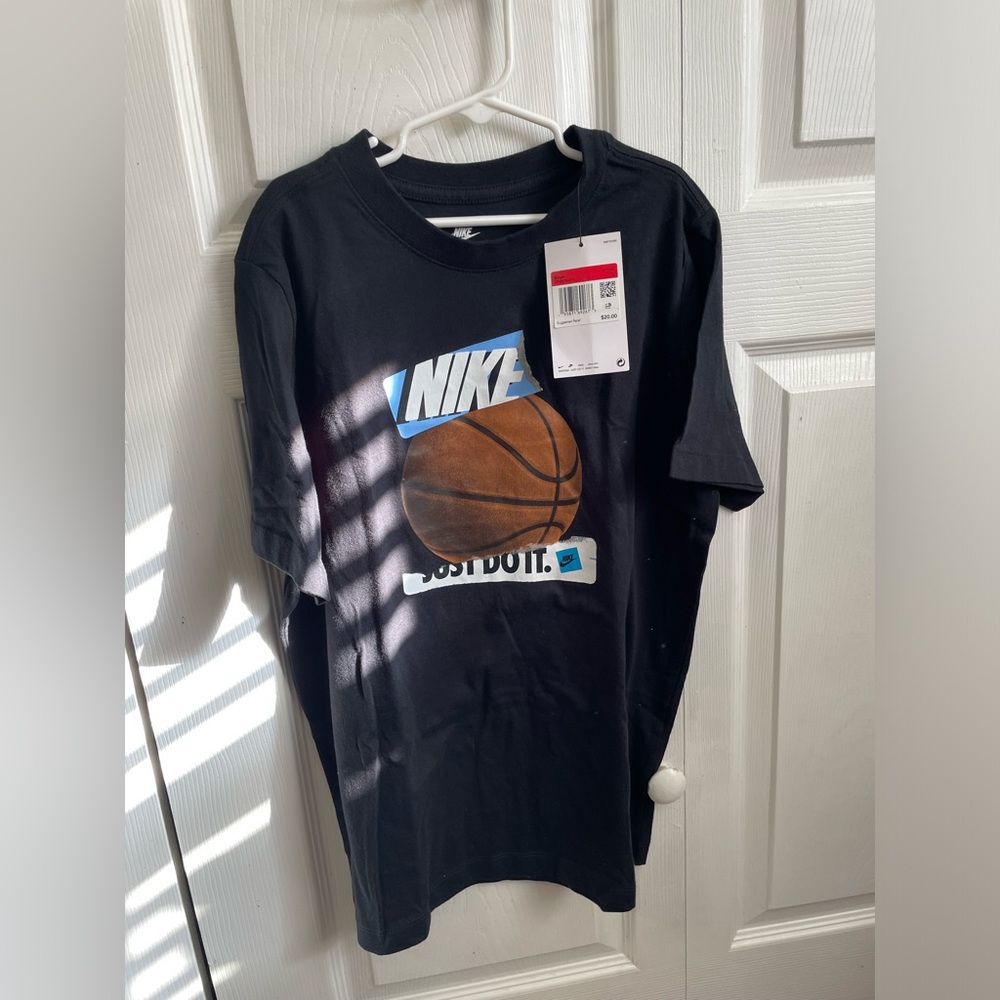Kids nike t-shirt